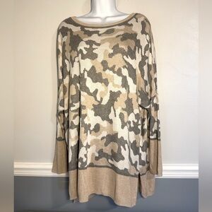 New Direction Camouflage Sweater Large